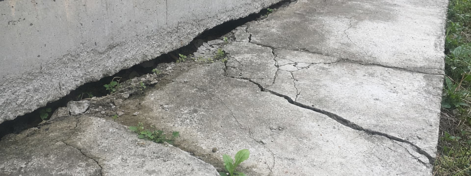 Чому тріскається вимощення