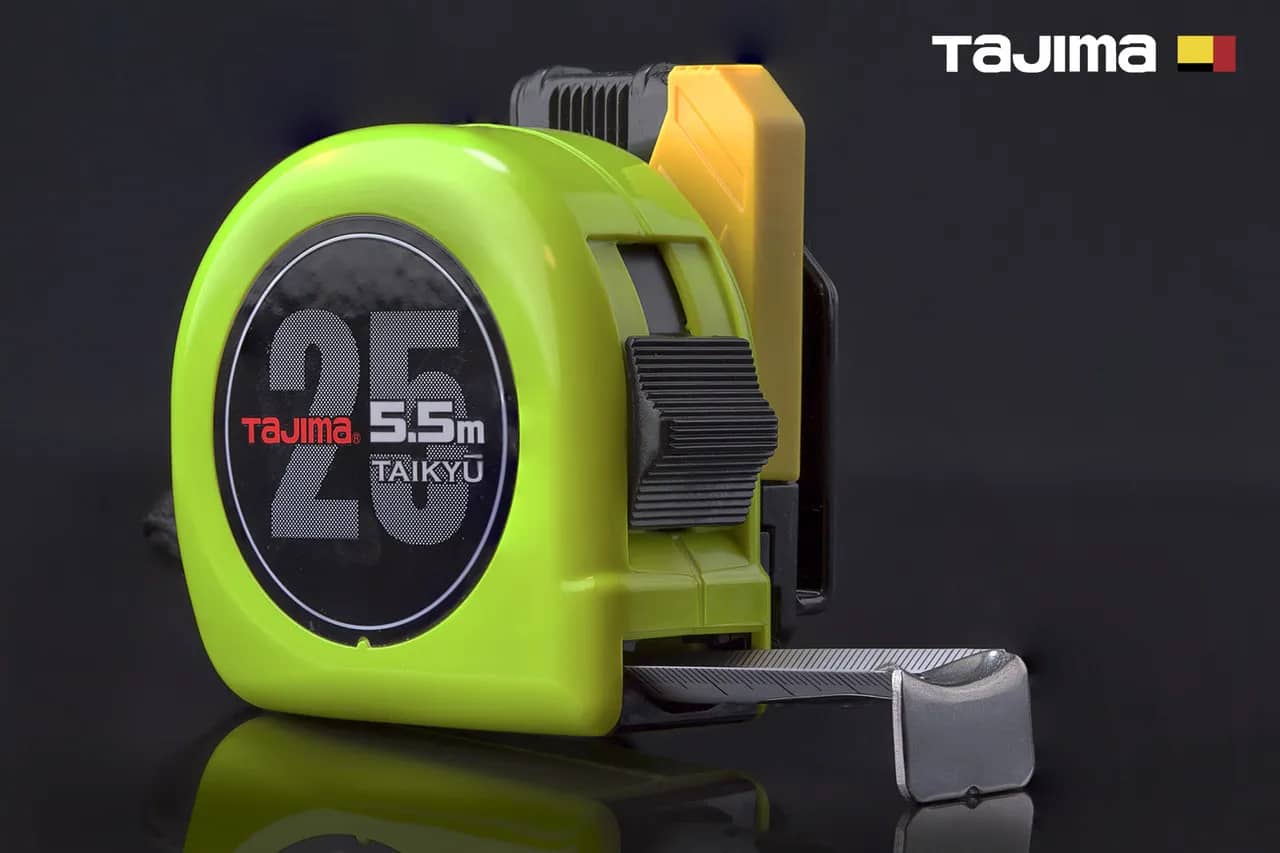 Рулетка строительная 5,5м х 25мм TAJIMA (Япония) SUPER водостойкая ультра износостойкая с держателем на пояс - 132066