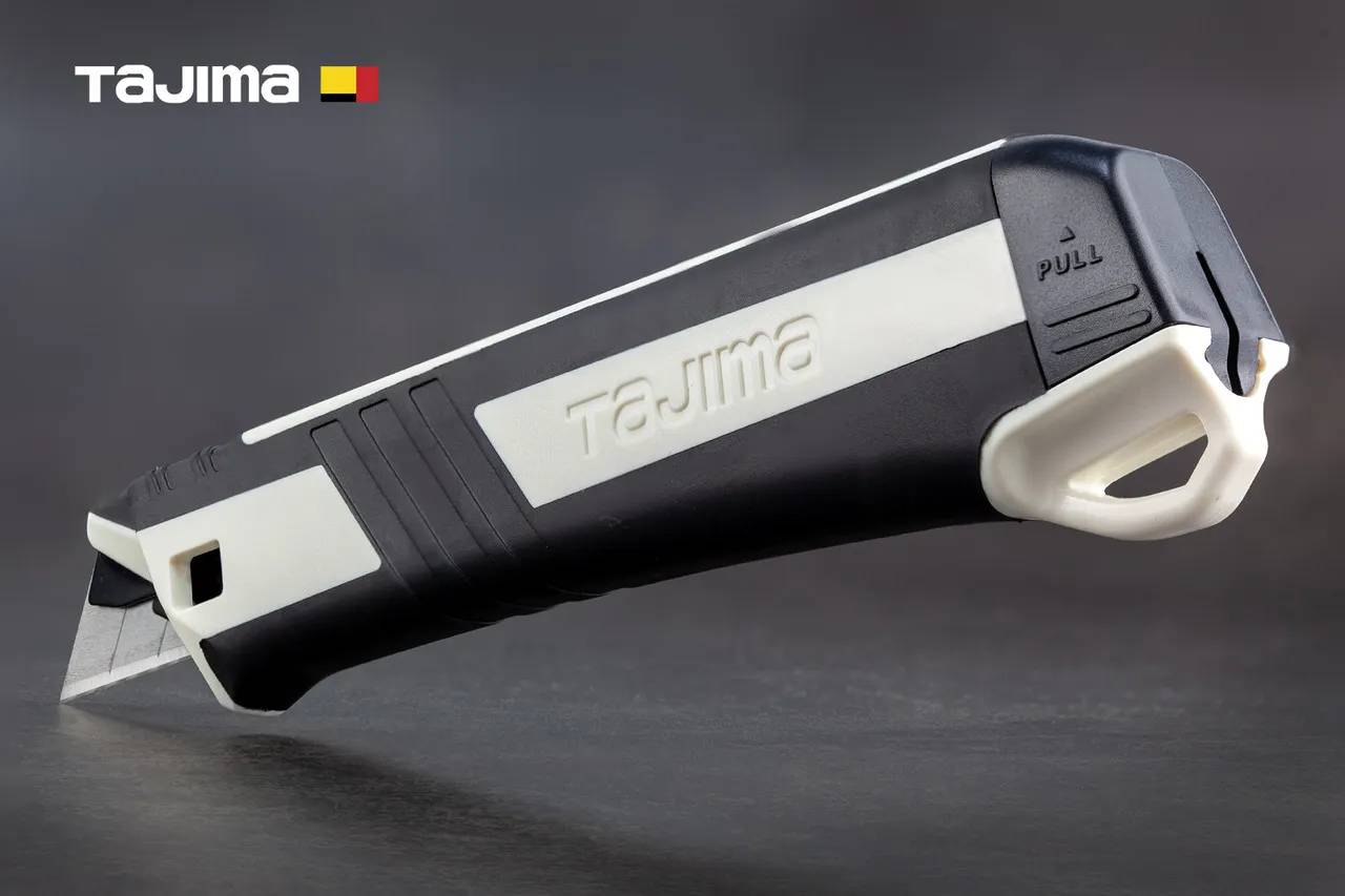 Ніж канцелярський 18 мм TAJIMA (Японія) DKC-L590W ізольований верхній автоматичний фіксатор - 134736