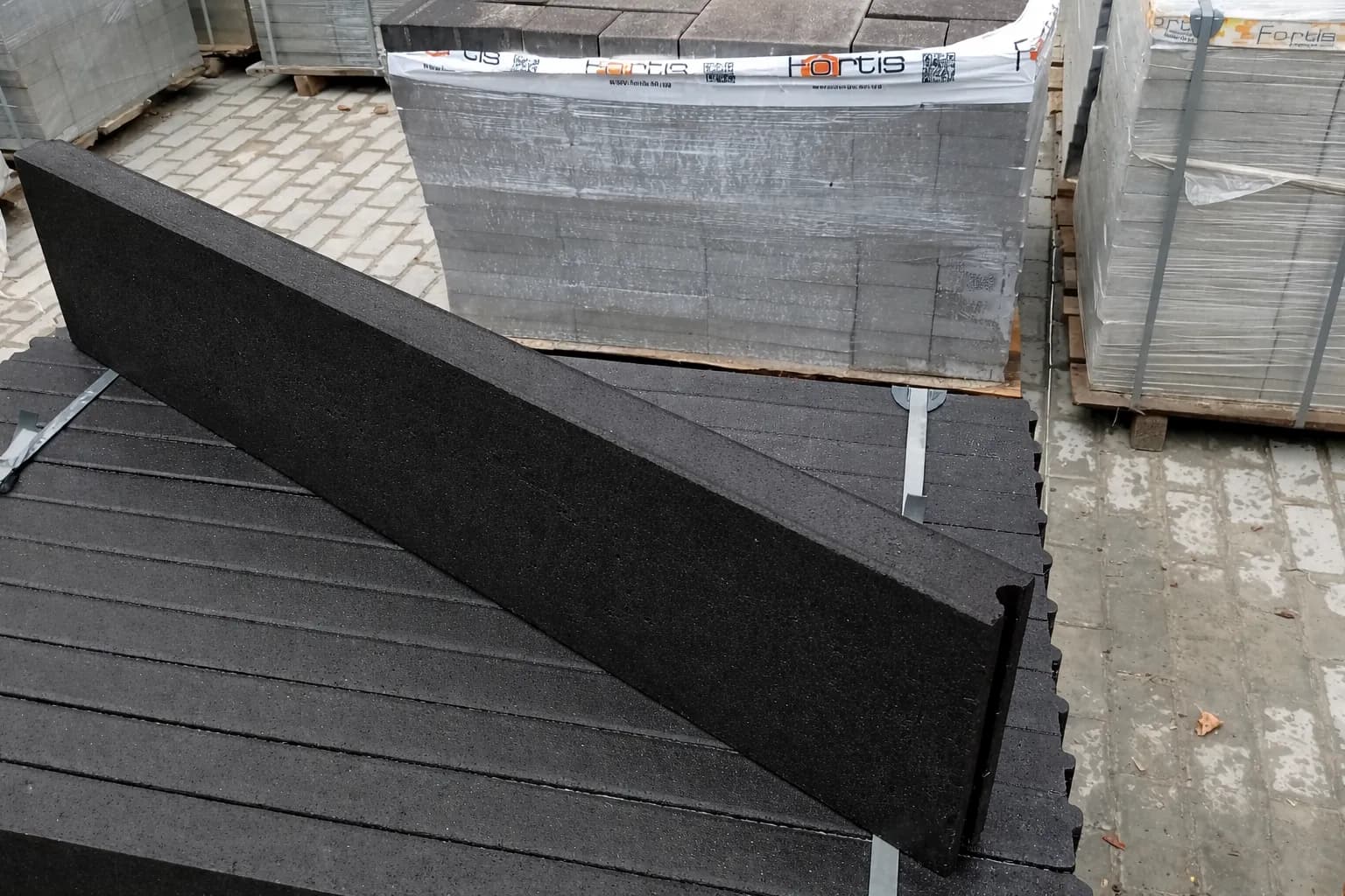 Тротуарний бордюр шип-паз 1000×200×50 мм чорний - 504812413