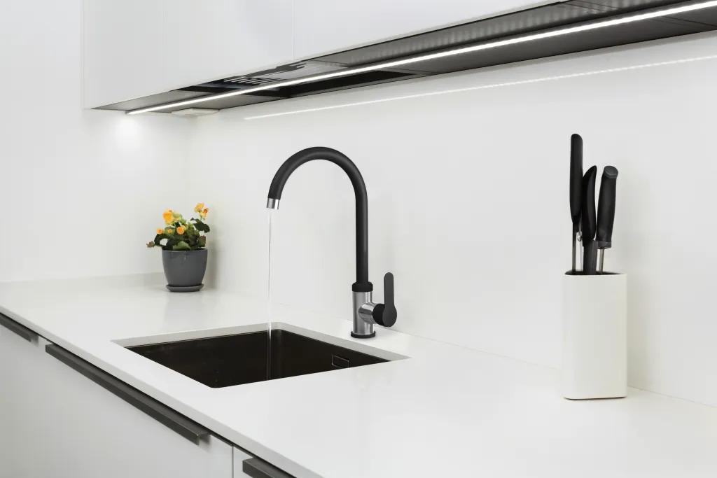 Змішувач для кухні Invena Iron BZ-53-L04, чорний/inox - 249300