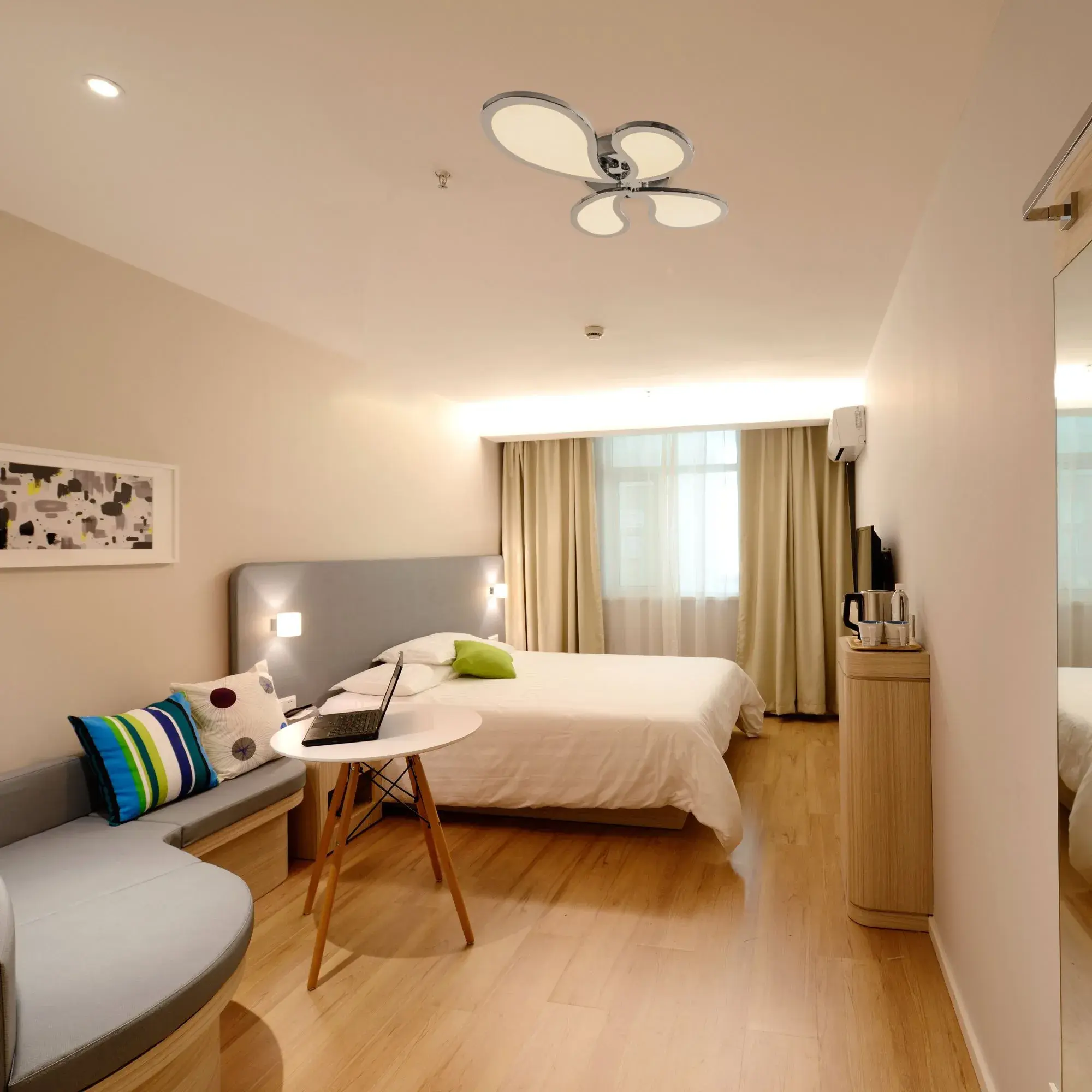 Светодиодная люстра Sirius 2904-4 - 058691541
