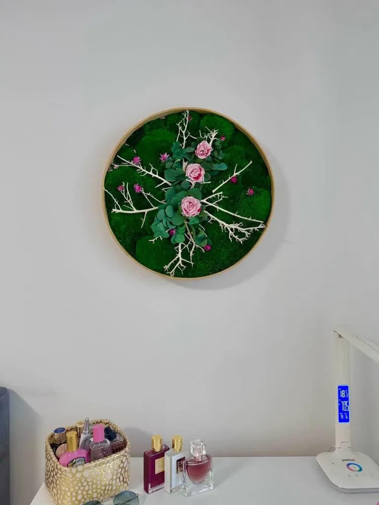 Кругла картина з моху та троянд - 60 см - 584856367
