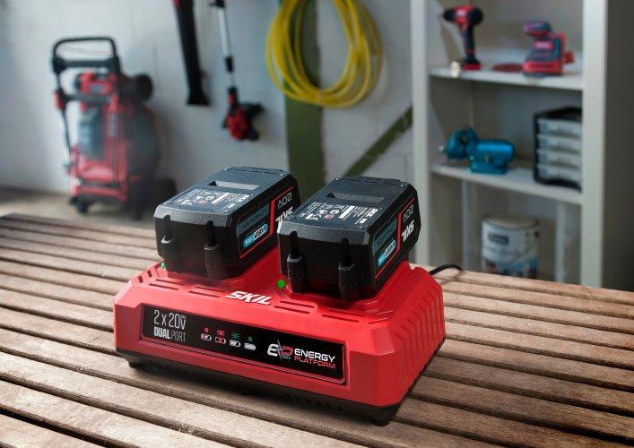Зарядное устройство на два аккумулятора SKIL CR1E3128AA 2,4 A 11072600801 (CR1E3128AA) - 434683867