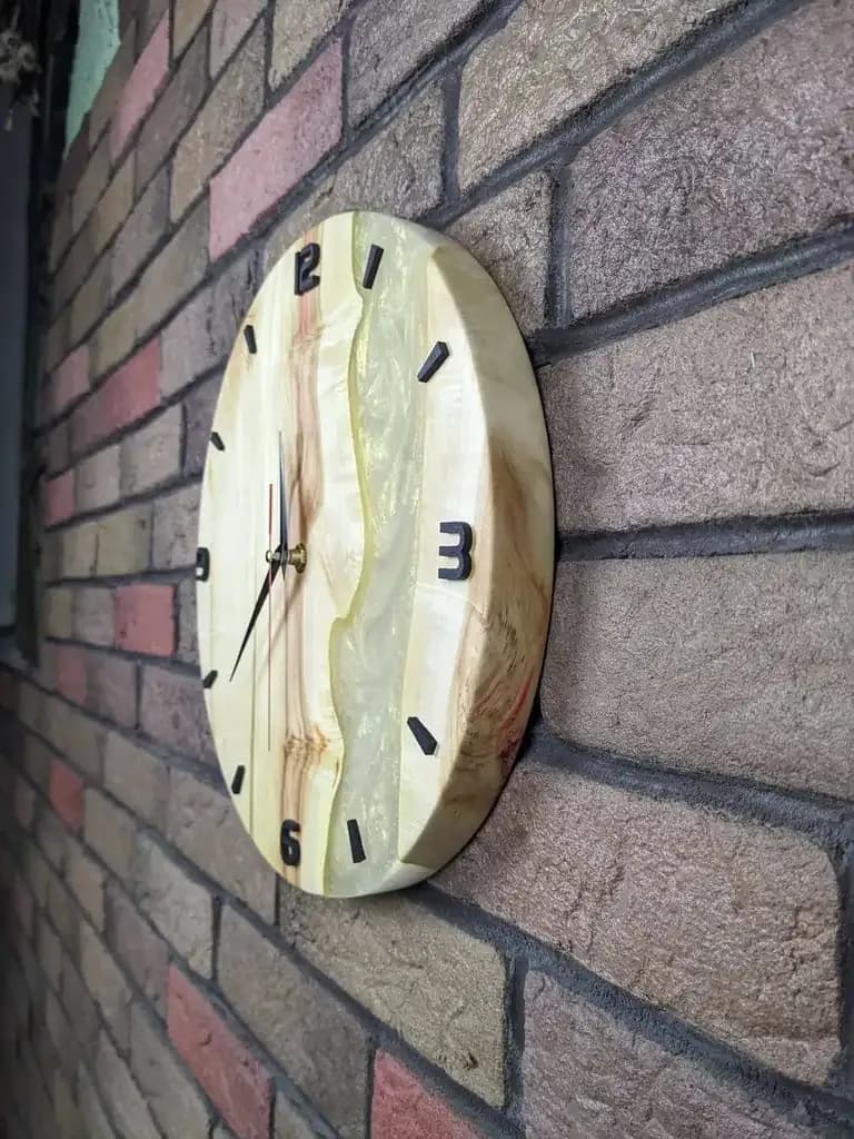 Настінний годинник з клену та перламутровою епоксидною смолою - 30 см - 382952